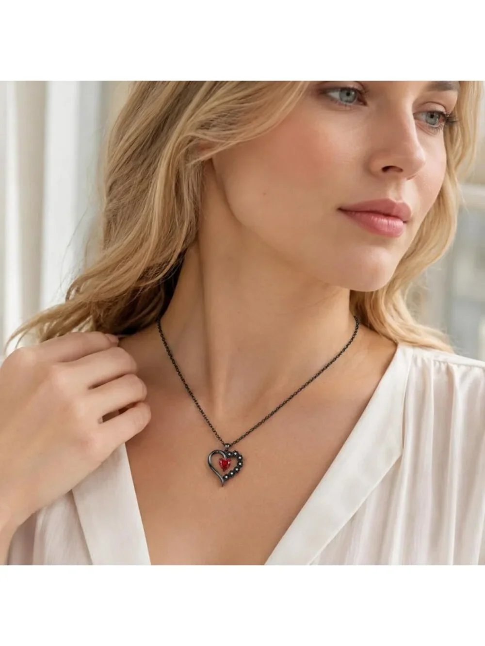 Gothic Black Rose Pendant Necklace for Women - Halloween Jewelry Gift, Floral